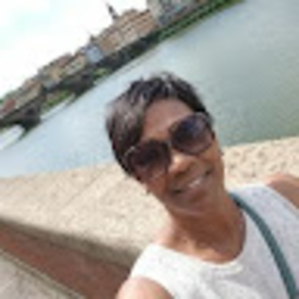 Meet your Posher, Angela